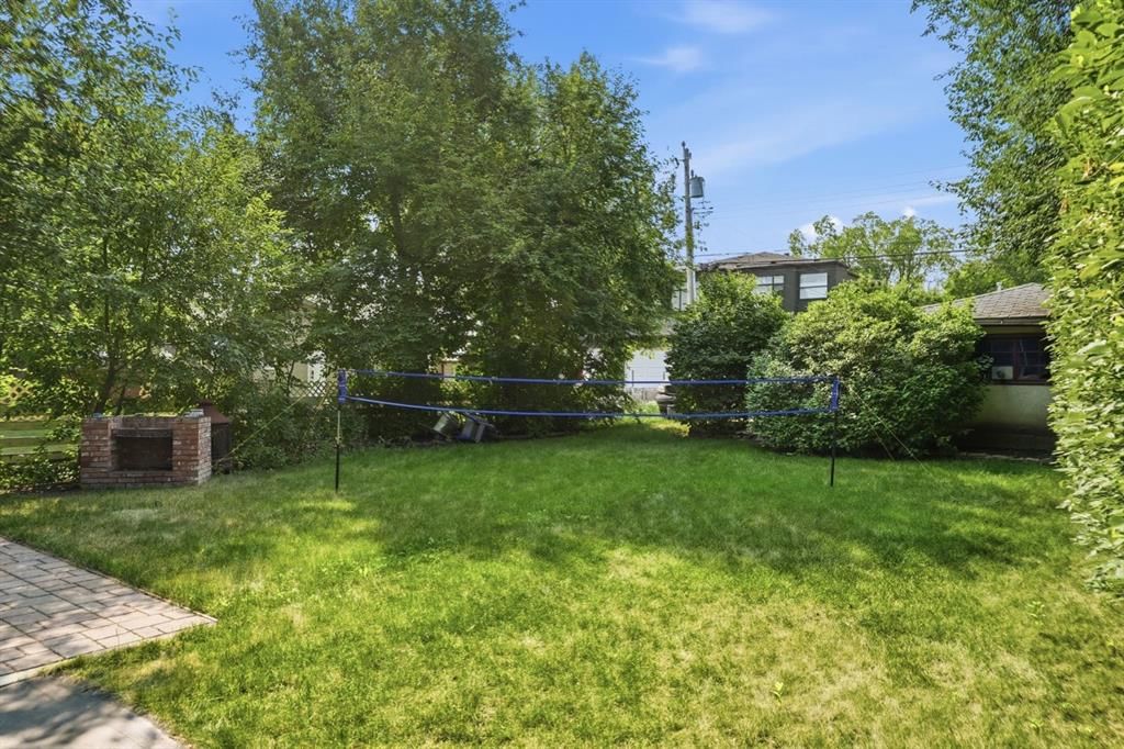 235 32 Avenue NW, Calgary — photo 3 of 9