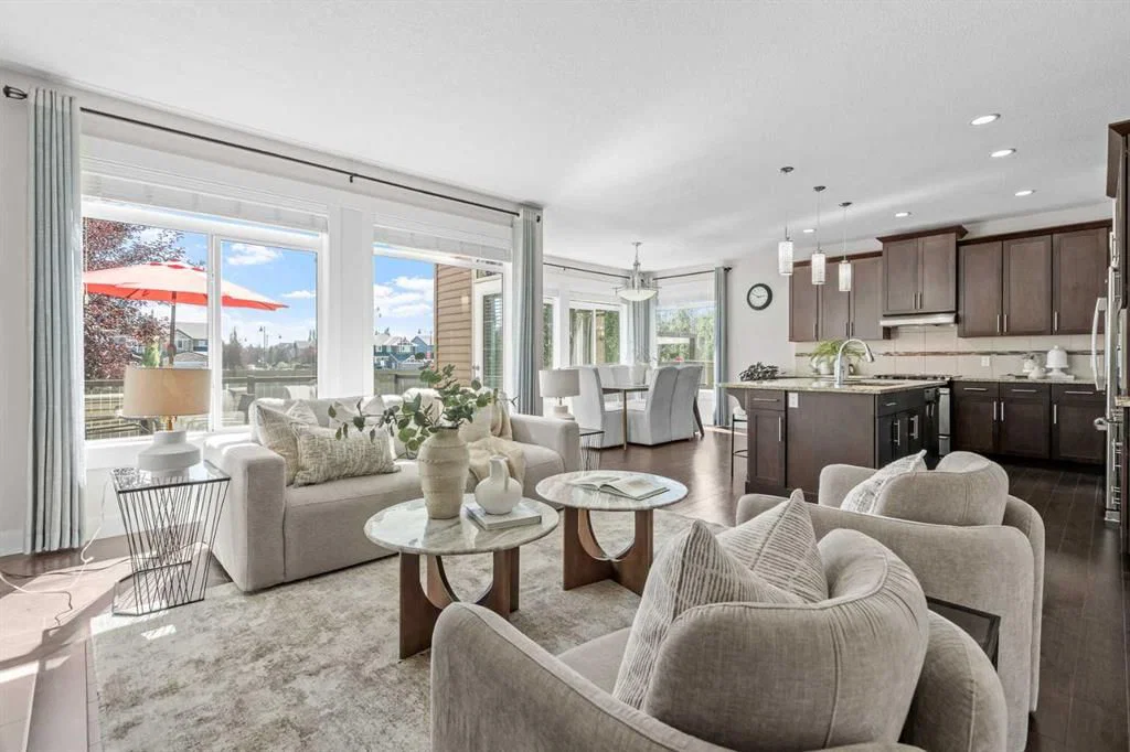 9 Aspenshire Crescent SW, Calgary — photo 4 of 50