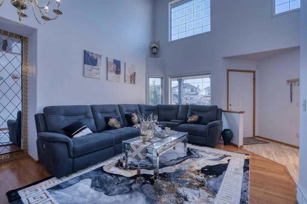 28 Coral Springs Close NE, Calgary — photo 4 of 32