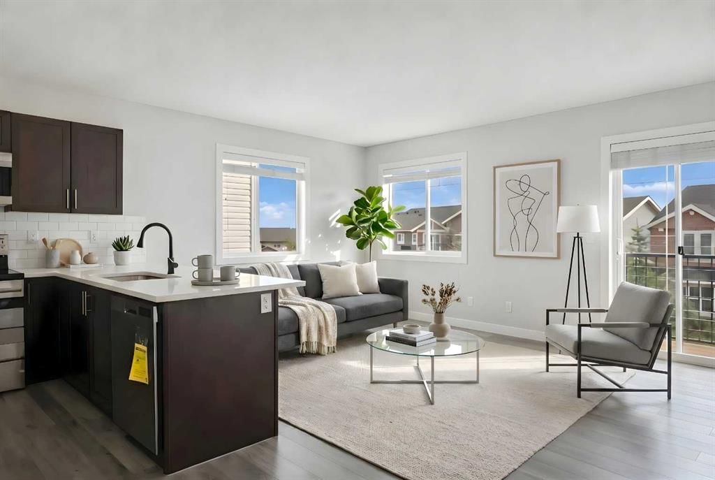 137 Pantego Lane NW, Calgary — photo 4 of 36