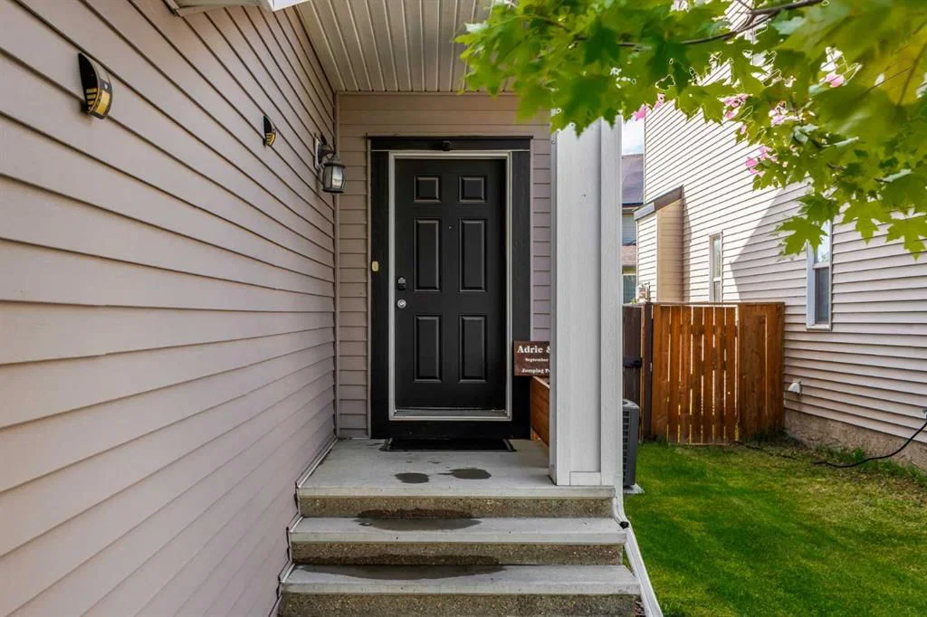5 Copperpond Link SE, Calgary — photo 3 of 50