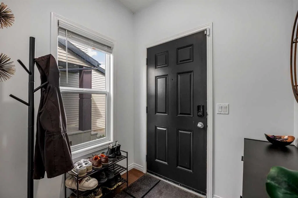 5 Copperpond Link SE, Calgary — photo 4 of 50