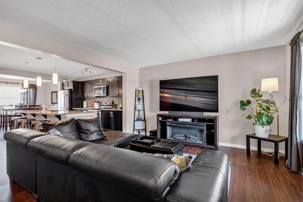 54 Autumn View SE, Calgary — photo 4 of 36