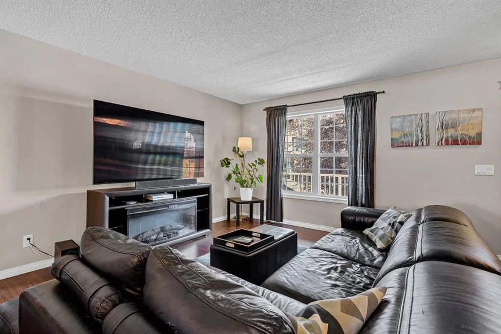 54 Autumn View SE, Calgary — photo 5 of 36