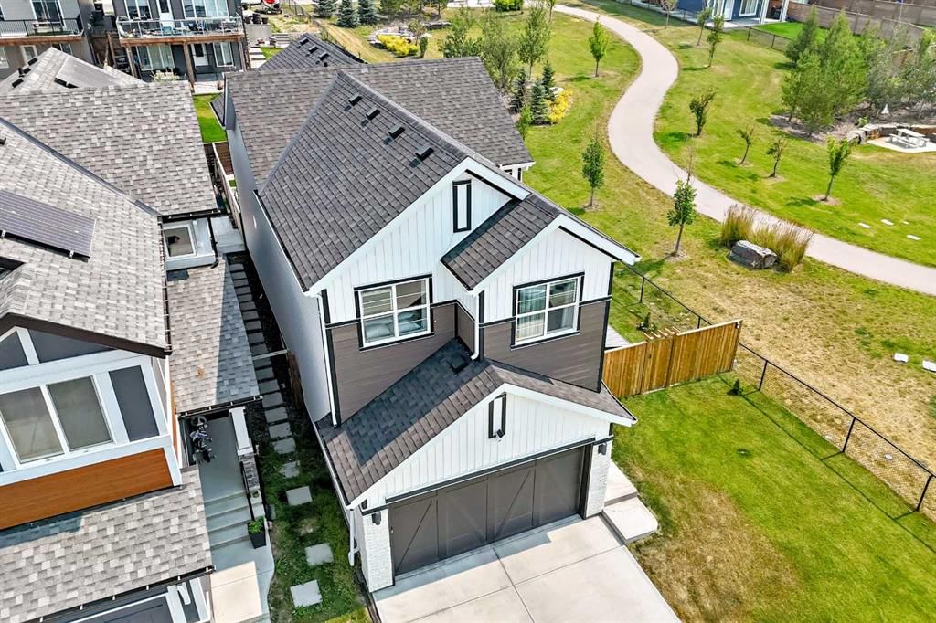 142 Lucas Terrace NW, Calgary — photo 2 of 50