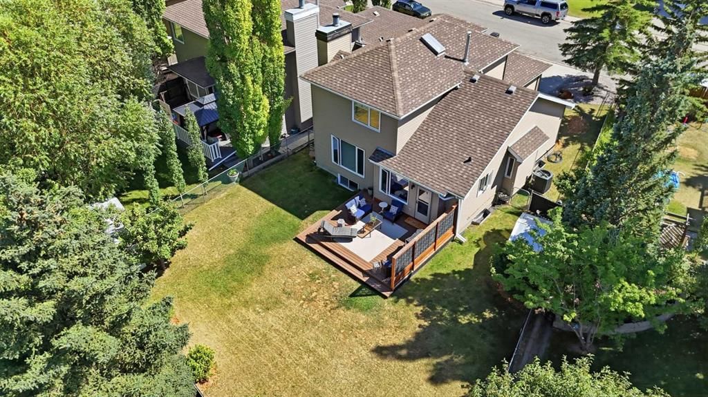 123 Schubert Hill NW, Calgary — photo 3 of 29