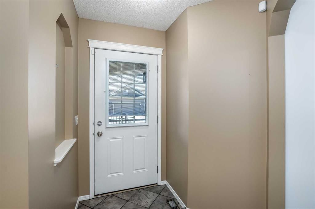 22 Glensummit Close, Cochrane — photo 3 of 44