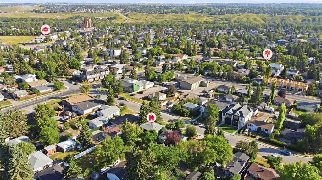 8335 34 Avenue NW, Calgary — photo 4 of 27