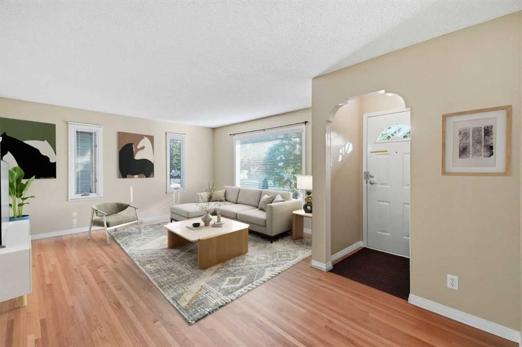 8335 34 Avenue NW, Calgary — photo 5 of 27