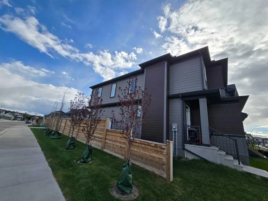 431 Rowmont Boulevard NW, Calgary — photo 2 of 20