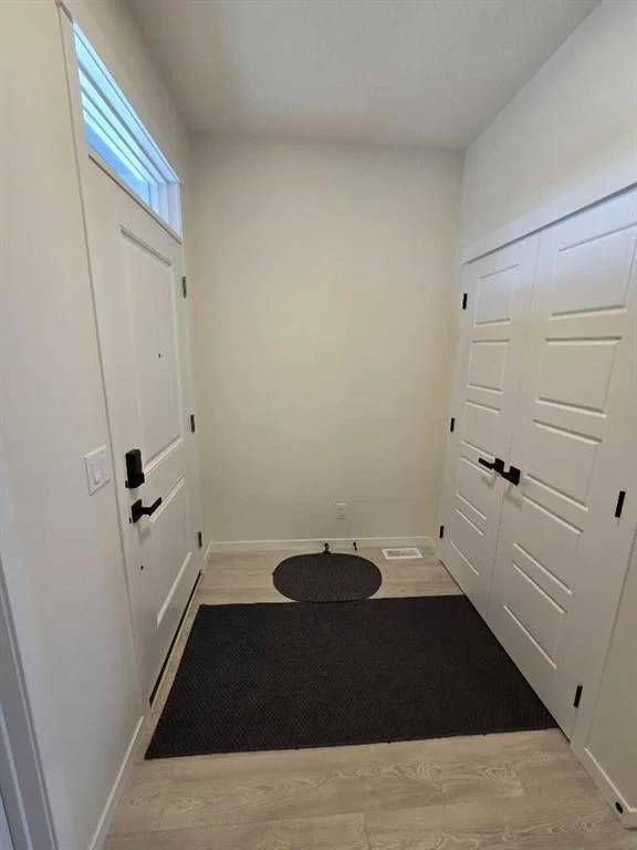 431 Rowmont Boulevard NW, Calgary — photo 3 of 20