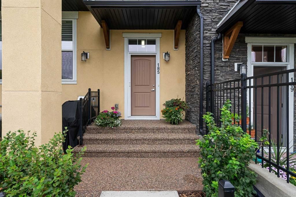 185 Cranbrook Villas SE, Calgary — photo 3 of 33