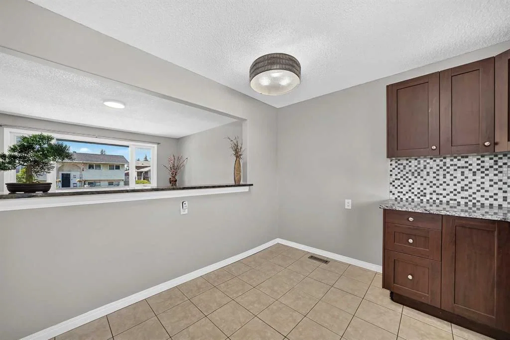 80 Pensville Road SE, Calgary — photo 5 of 30