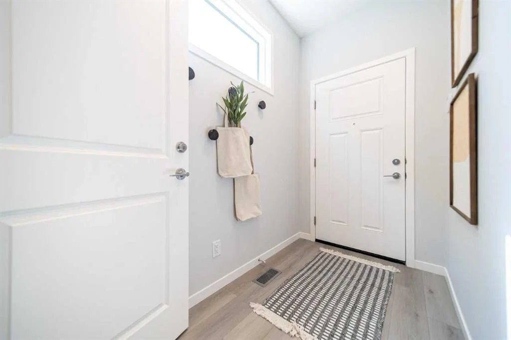 520 Tekarra Drive NW, Calgary — photo 2 of 25