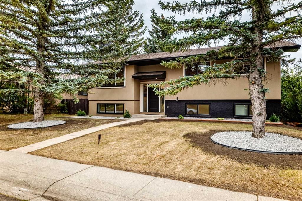 307 Silverthorn Way NW, Calgary — photo 2 of 50