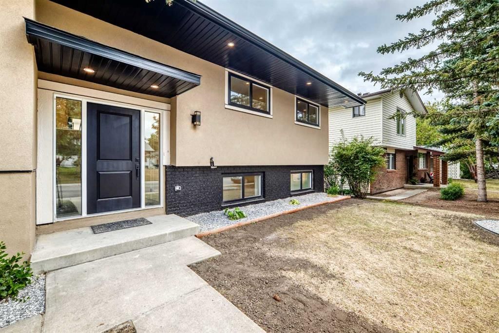 307 Silverthorn Way NW, Calgary — photo 3 of 50