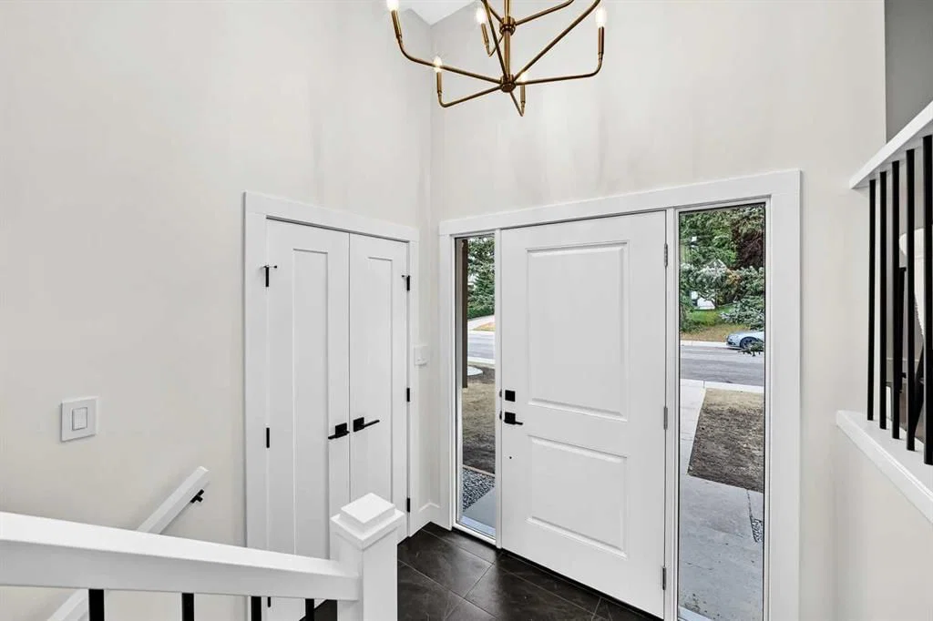 307 Silverthorn Way NW, Calgary — photo 4 of 50
