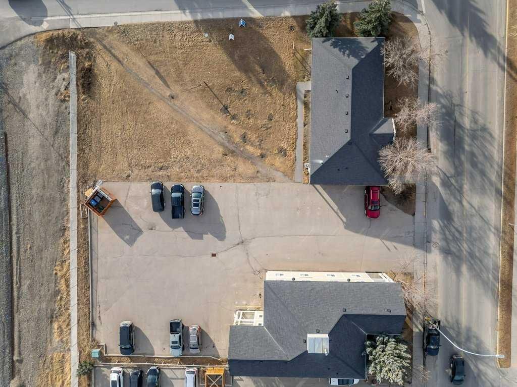3 & 4, 307 1 Street E, Cochrane — photo 2 of 2