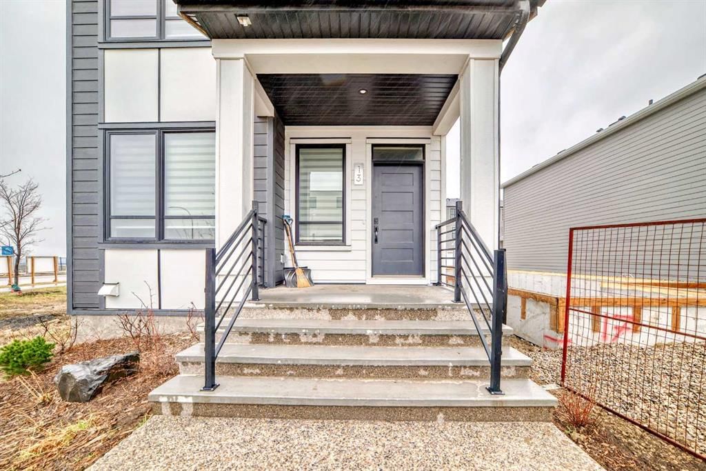 13 Treeline Avenue SW, Calgary — photo 2 of 50