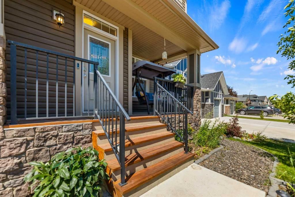 80 Legacy Glen Row SE, Calgary — photo 2 of 30