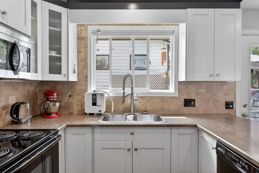 7539 Hunterview Drive NW, Calgary — photo 4 of 44