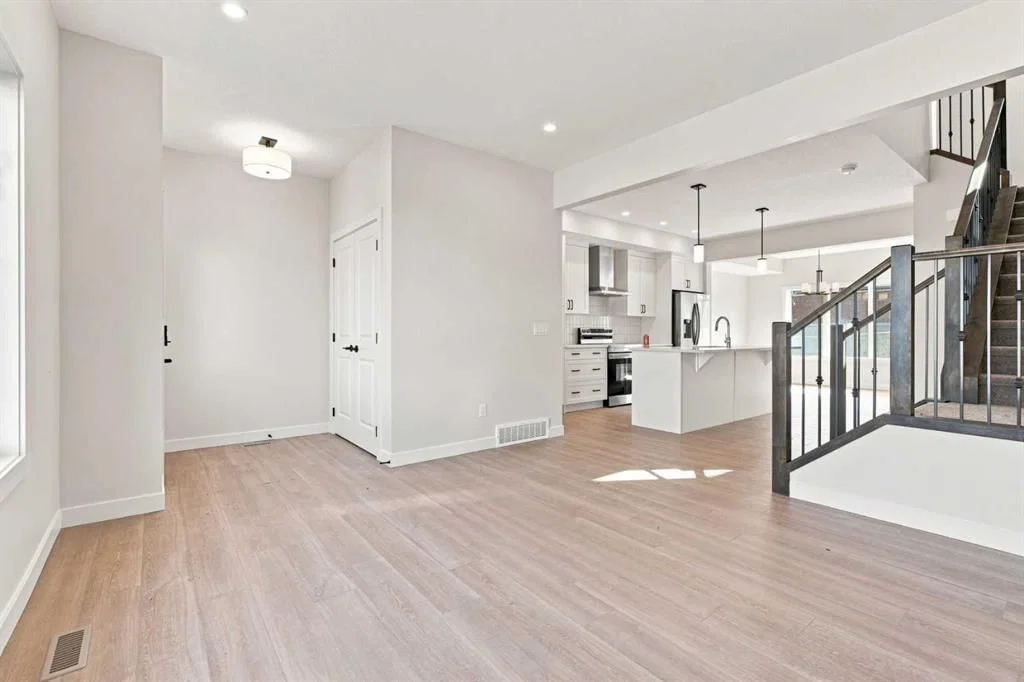 92 Buffaloberry Manor SE, Calgary — photo 4 of 44