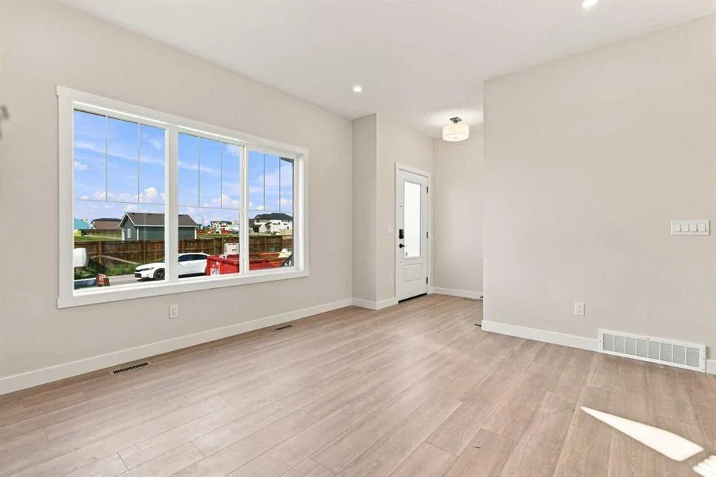 92 Buffaloberry Manor SE, Calgary — photo 5 of 44