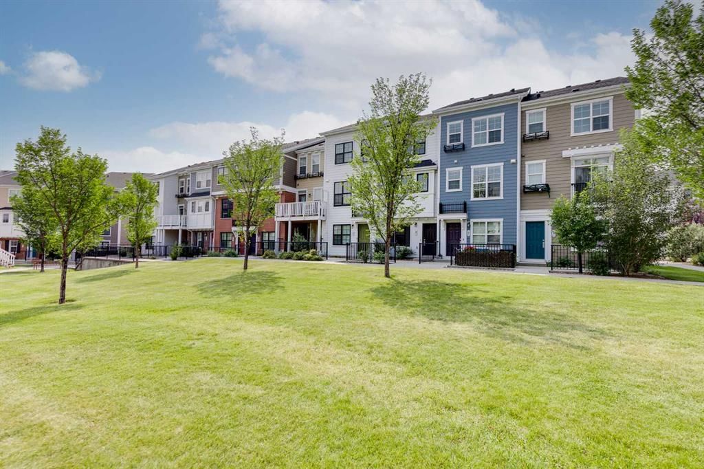 42 Sherwood Row NW, Calgary — main listing photo