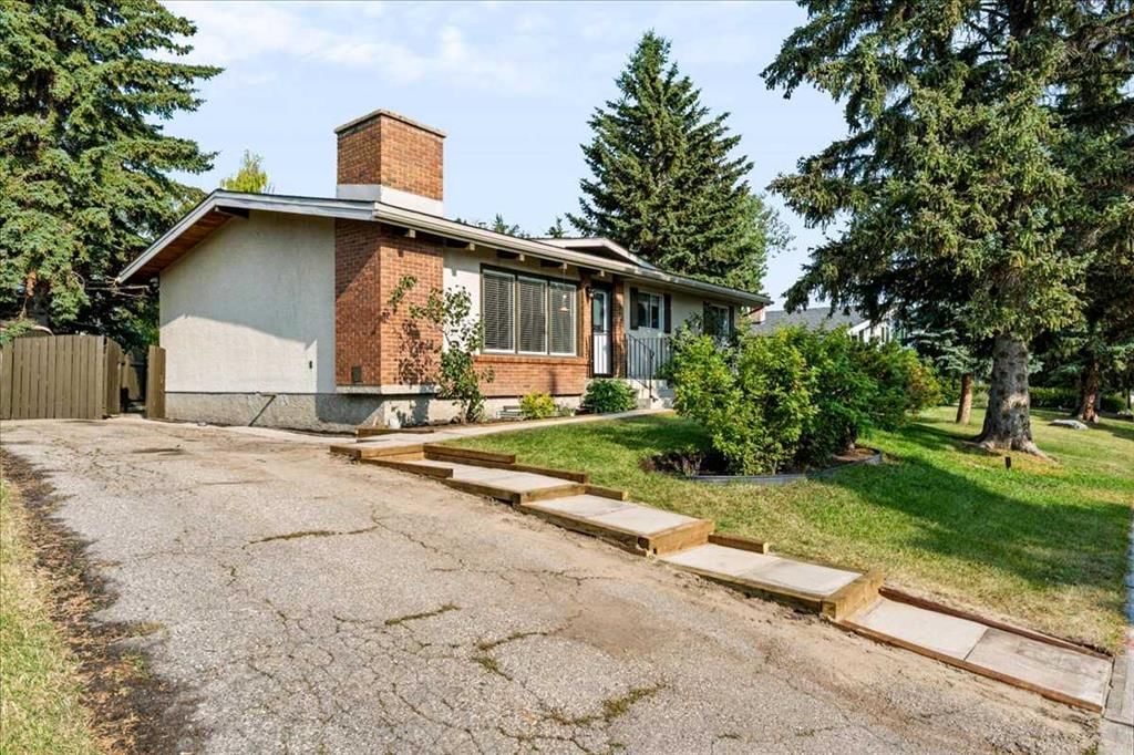 10827 Brae Road SW, Calgary — photo 3 of 37