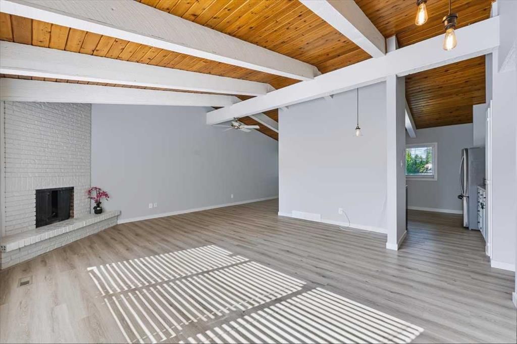 10827 Brae Road SW, Calgary — photo 4 of 37