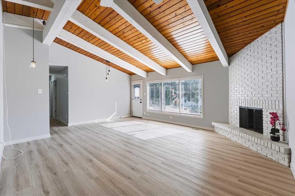 10827 Brae Road SW, Calgary — photo 5 of 37