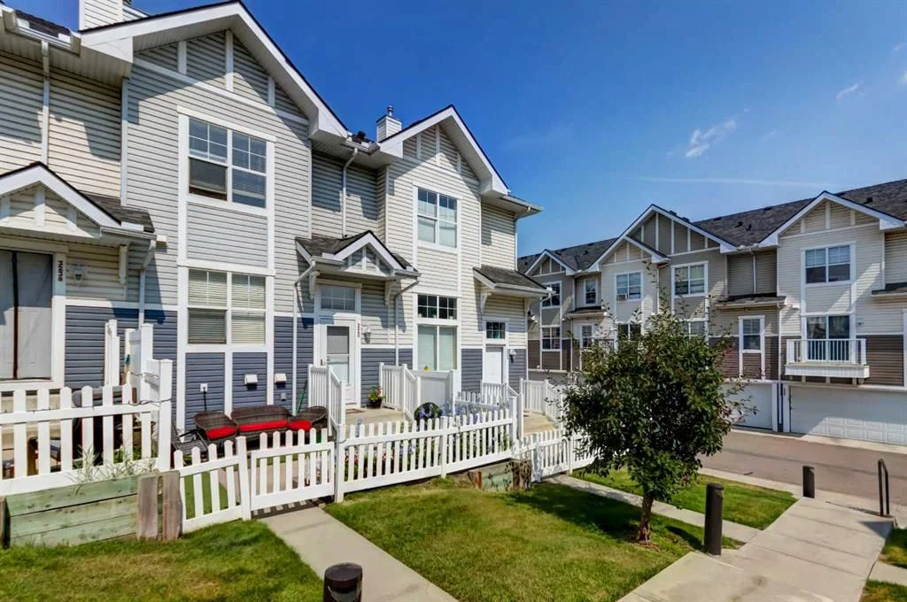 3240 New Brighton Gardens SE, Calgary — photo 2 of 32