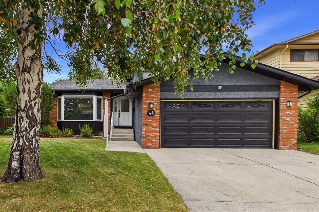 44 Woodbrook Place SW, Calgary — main listing photo