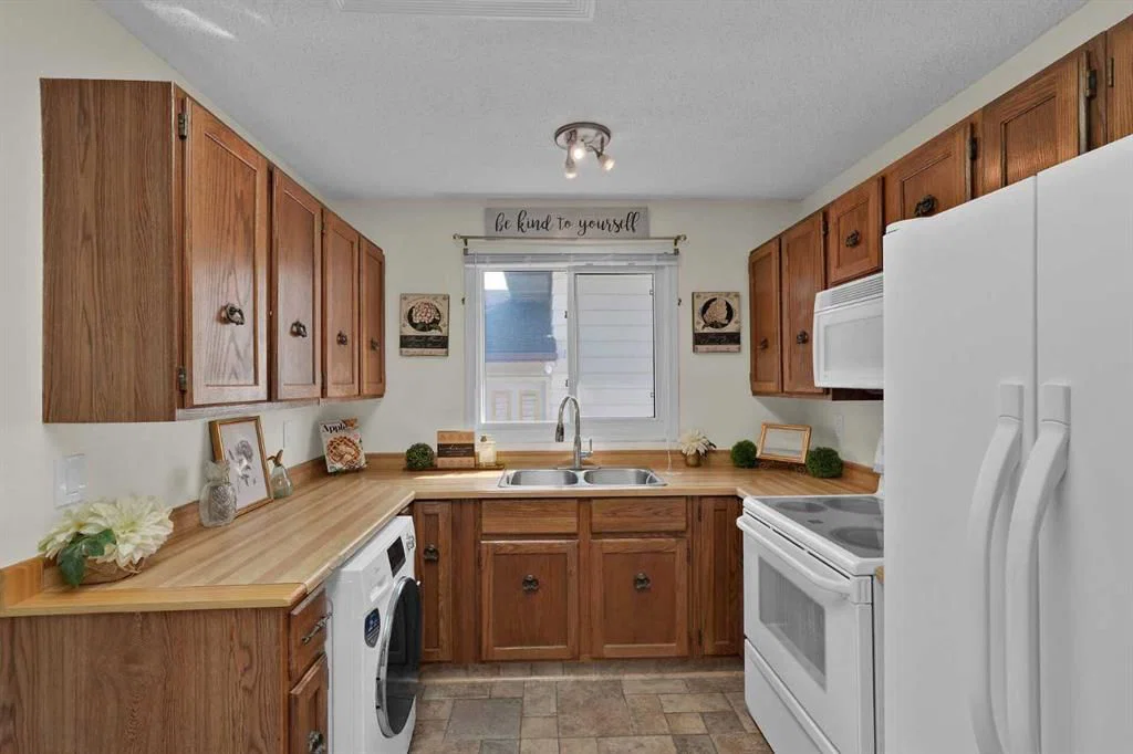 27 Bedridge Way NE, Calgary — main listing photo