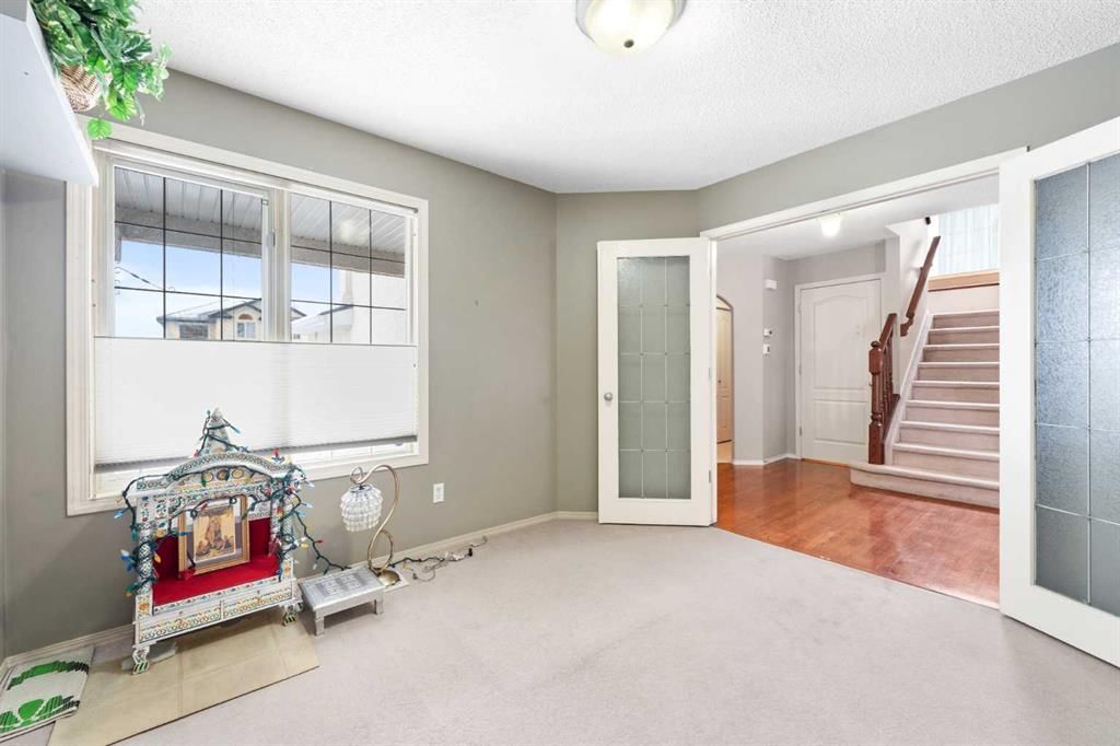 69 Hampstead Gardens NW, Calgary — photo 4 of 42
