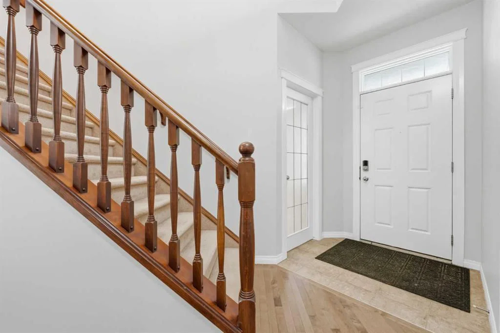 38 Silverado Skies Crescent SW, Calgary — photo 2 of 50