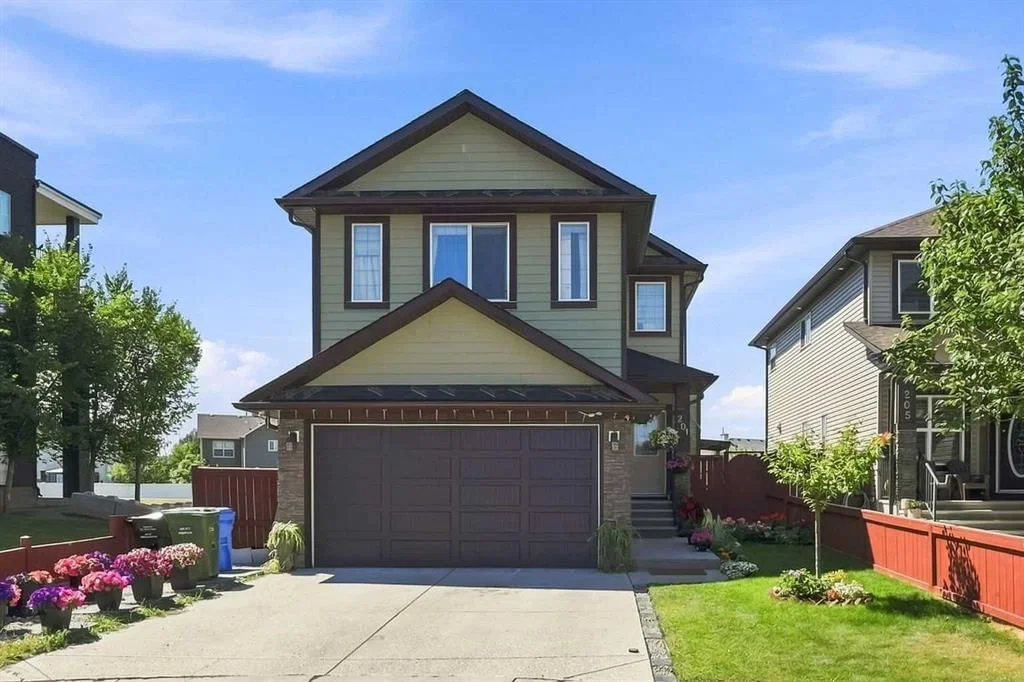 201 Saddlelake Drive NE, Calgary — main listing photo
