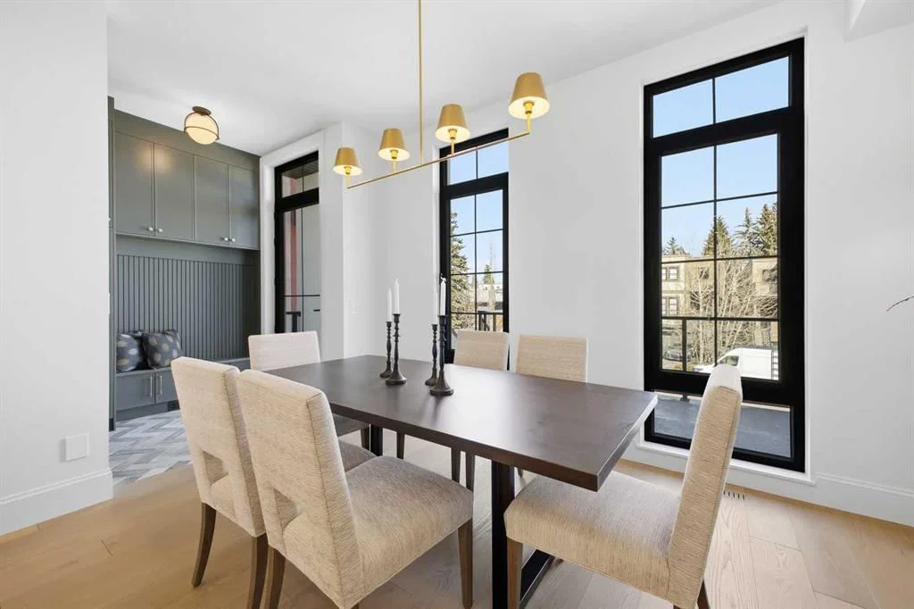 2025 27 Avenue SW, Calgary — photo 4 of 50