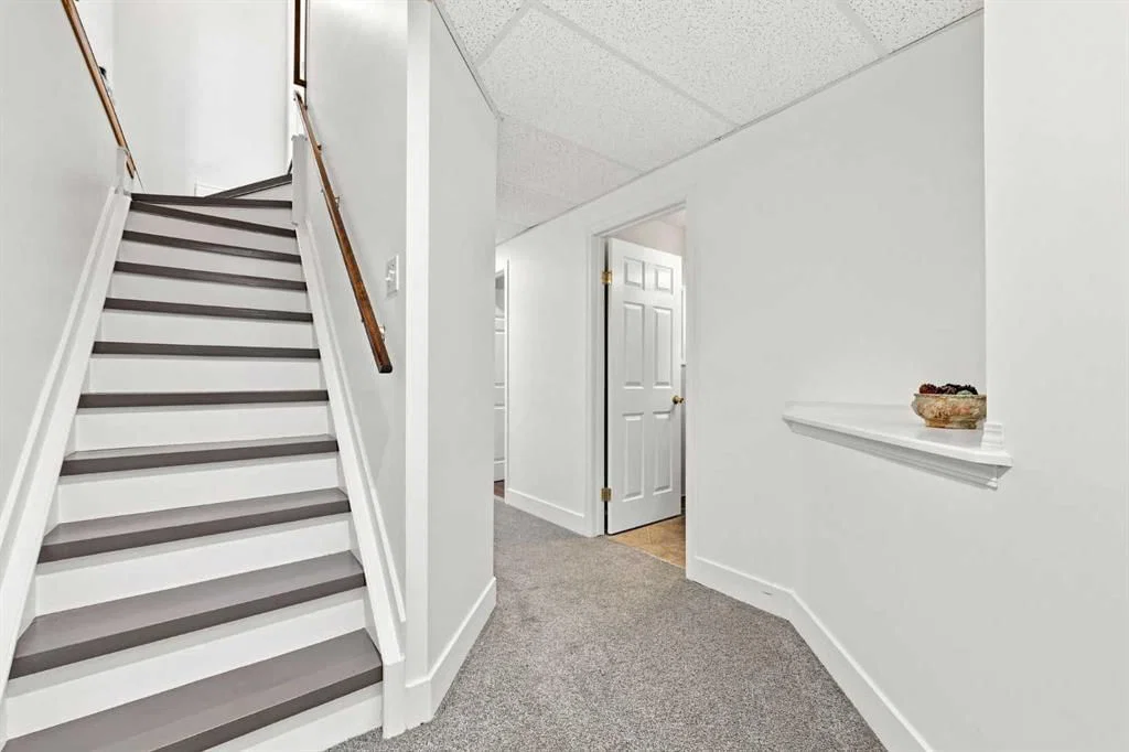 454 Millrise Square SW, Calgary — photo 4 of 50