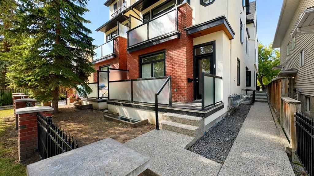 3, 2118 35 Avenue SW, Calgary — photo 2 of 30