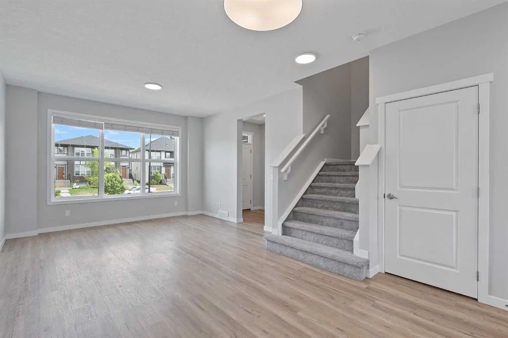 1006 Mahogany Boulevard SE, Calgary — photo 4 of 42
