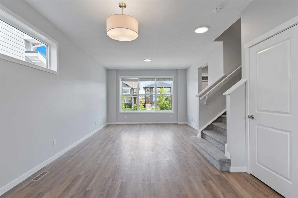 1006 Mahogany Boulevard SE, Calgary — photo 5 of 42