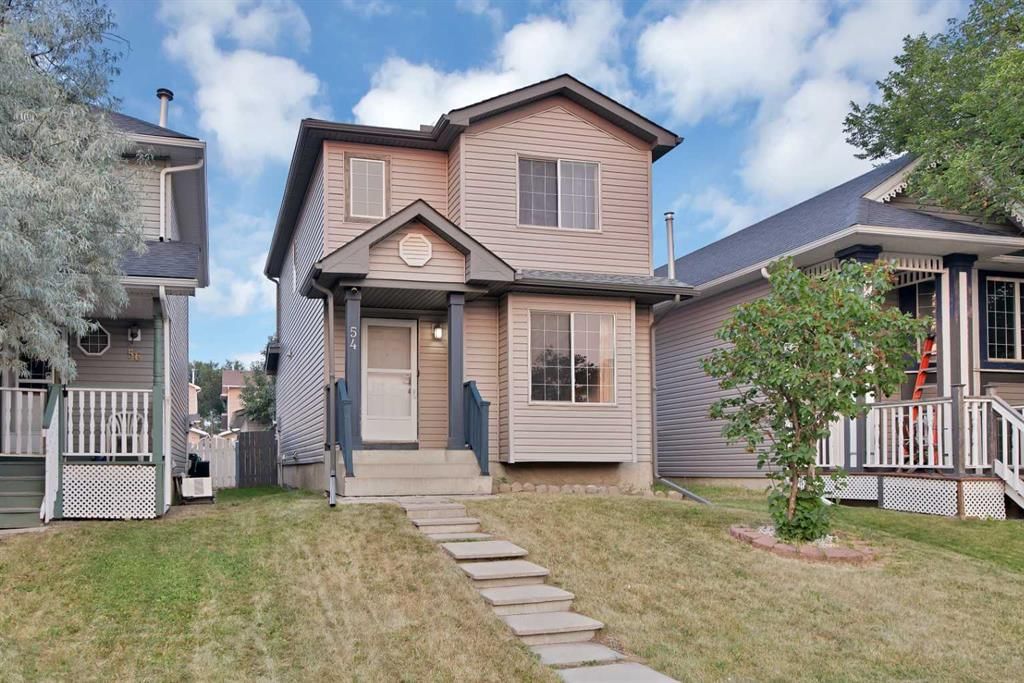 54 MARTINRIDGE Road NE, Calgary — photo 2 of 38
