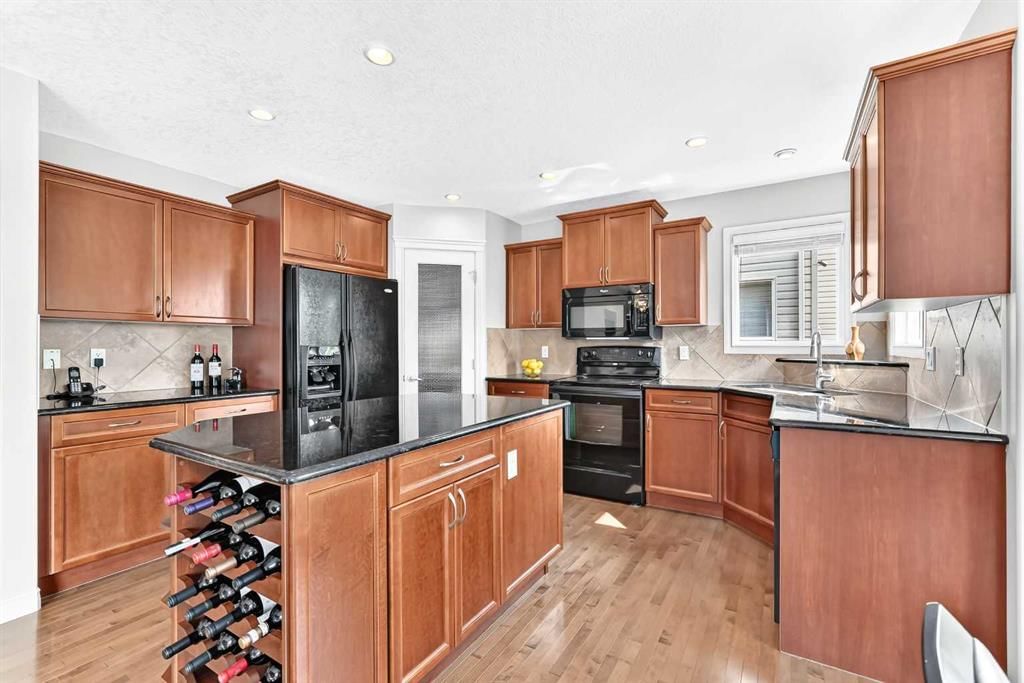 127 Royal Birch Way NW, Calgary — photo 3 of 50