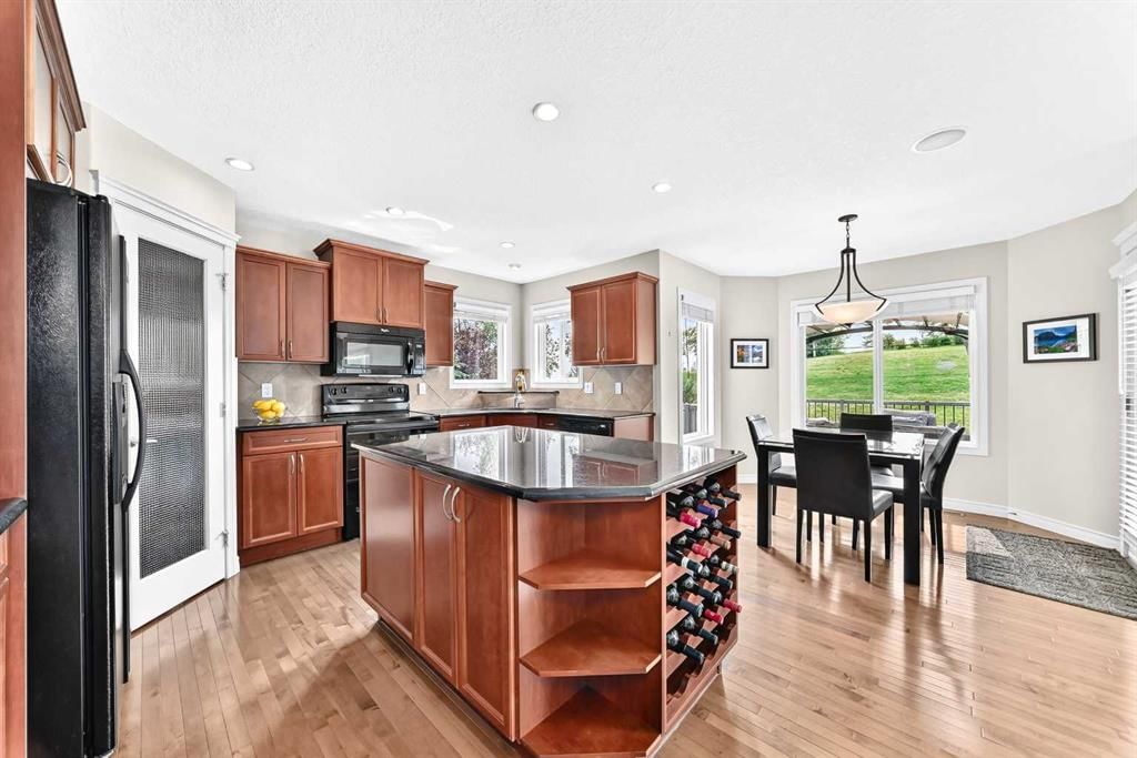 127 Royal Birch Way NW, Calgary — photo 4 of 50
