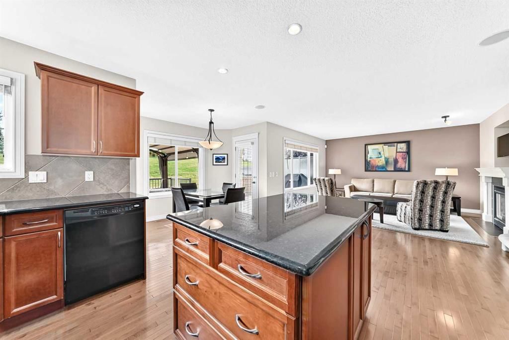 127 Royal Birch Way NW, Calgary — photo 5 of 50
