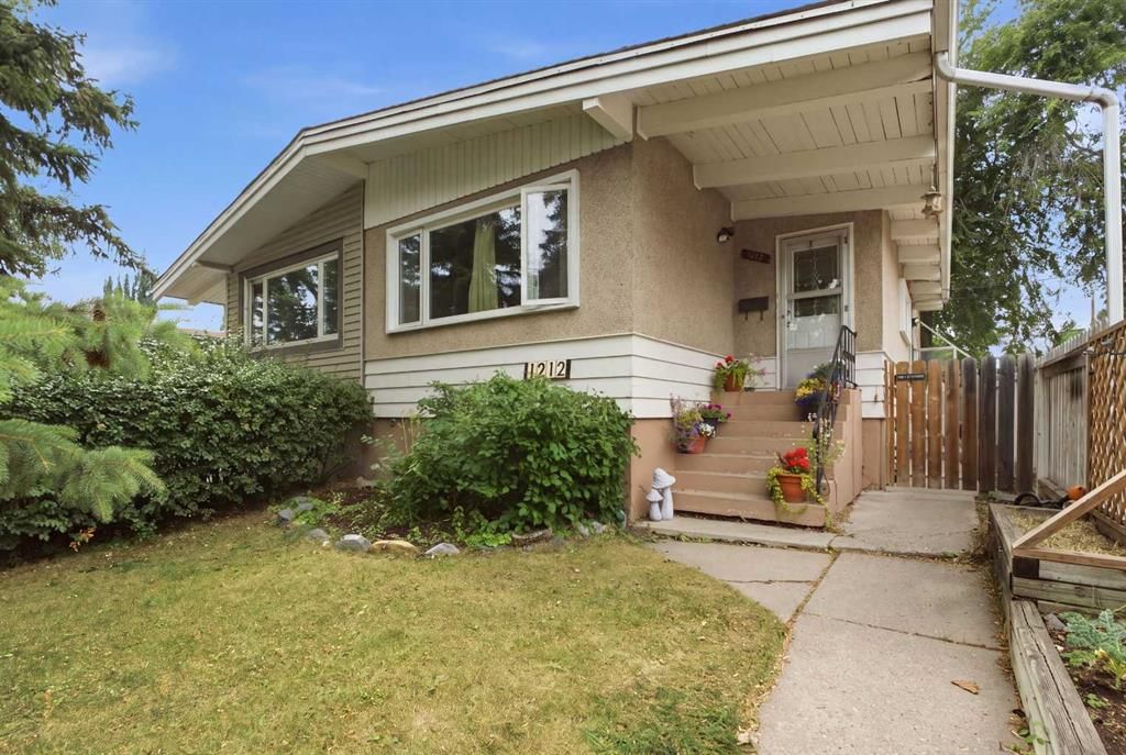 1212 Rosehill Drive NW, Calgary — main listing photo