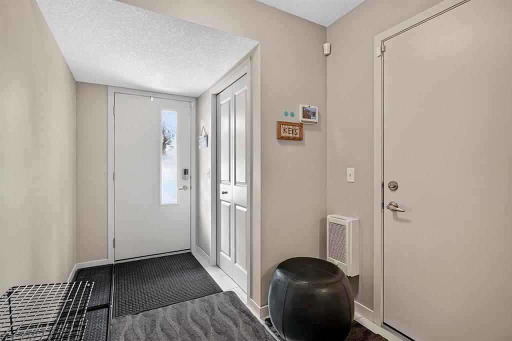 202 Copperpond Row SE, Calgary — photo 4 of 47