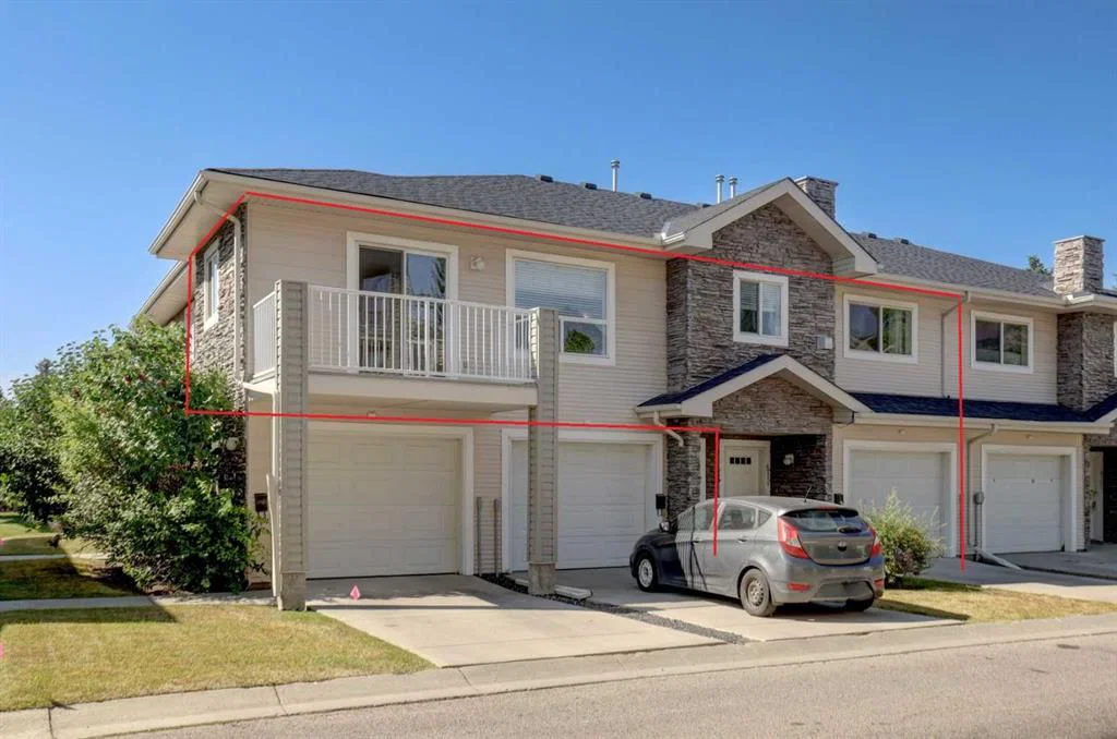 6711 Pinecliff Grove NE, Calgary — photo 2 of 35