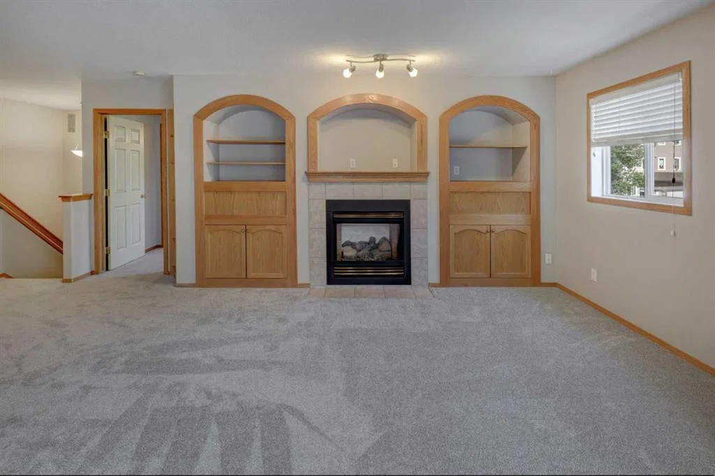 6711 Pinecliff Grove NE, Calgary — photo 4 of 35